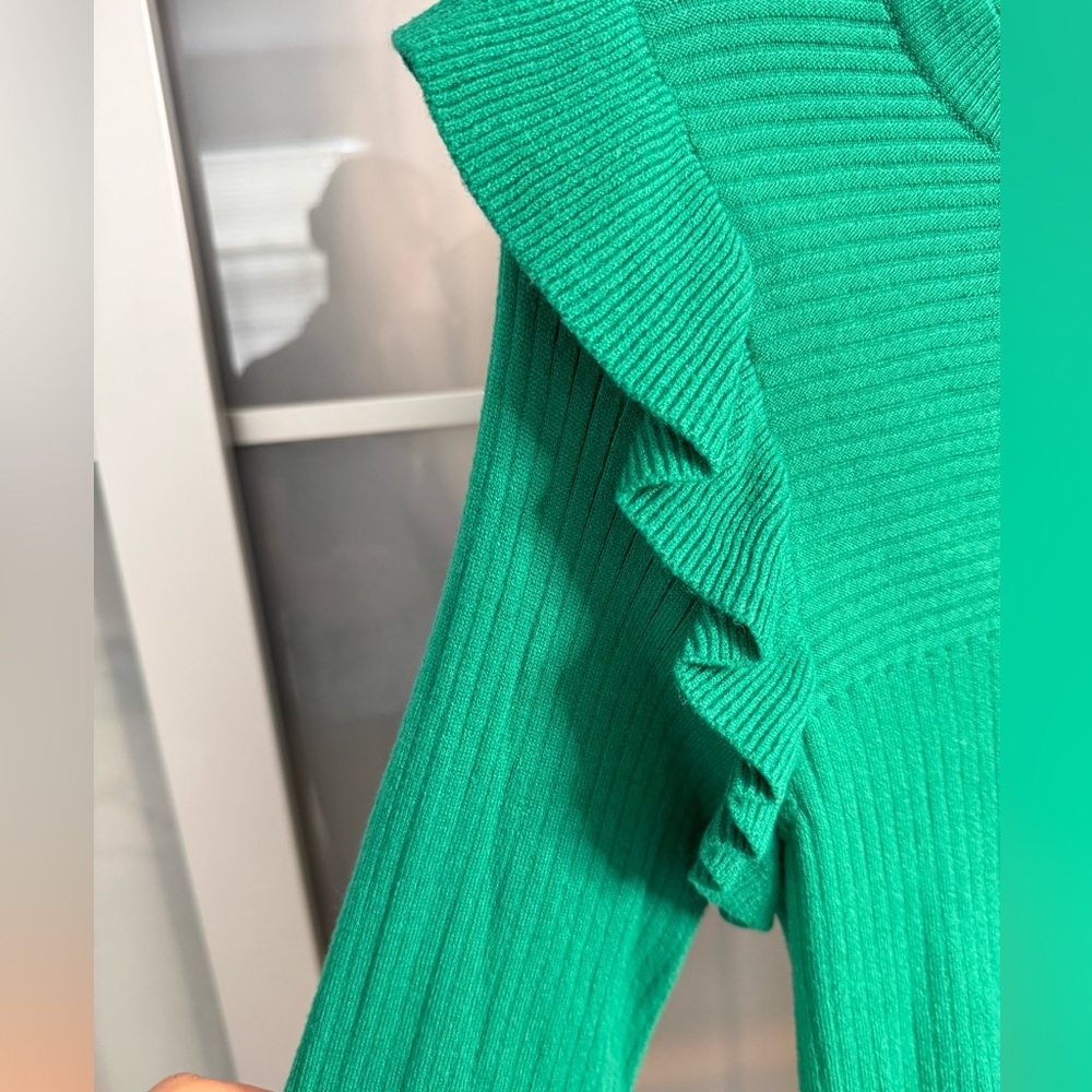 ‼️⚠️Green Ruffled sweater ‼️⚠️ - Picture 5 of 5